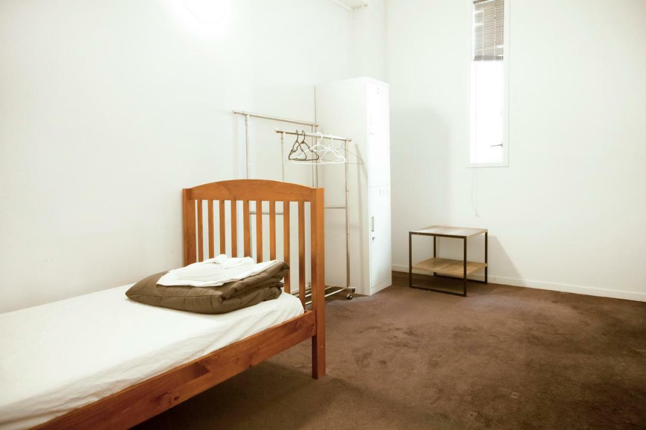 Хостел Laneway Backpackers Веллингтон Экстерьер фото